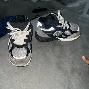 7c black and gray NB